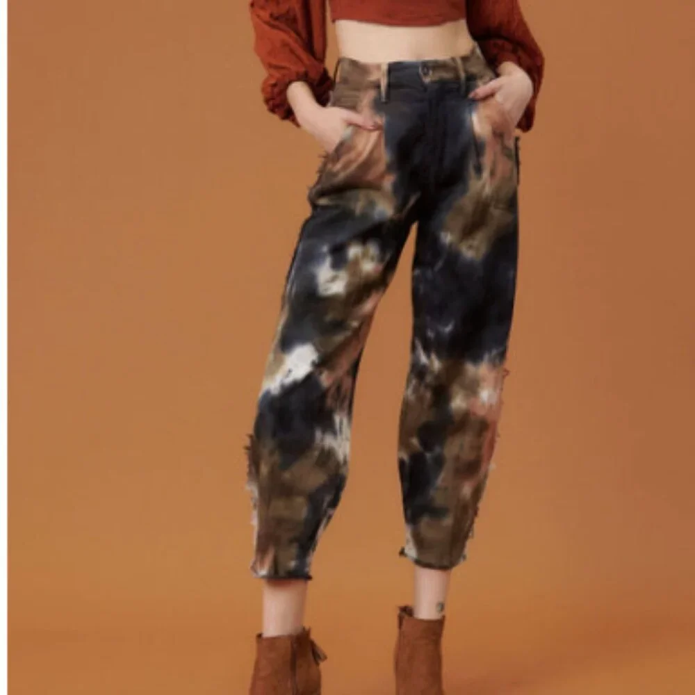 Vibrant M.i.U "Detailed Outseam Slouch Jeans in Tie Dye" Size 7/27 - Picture 3 of 10